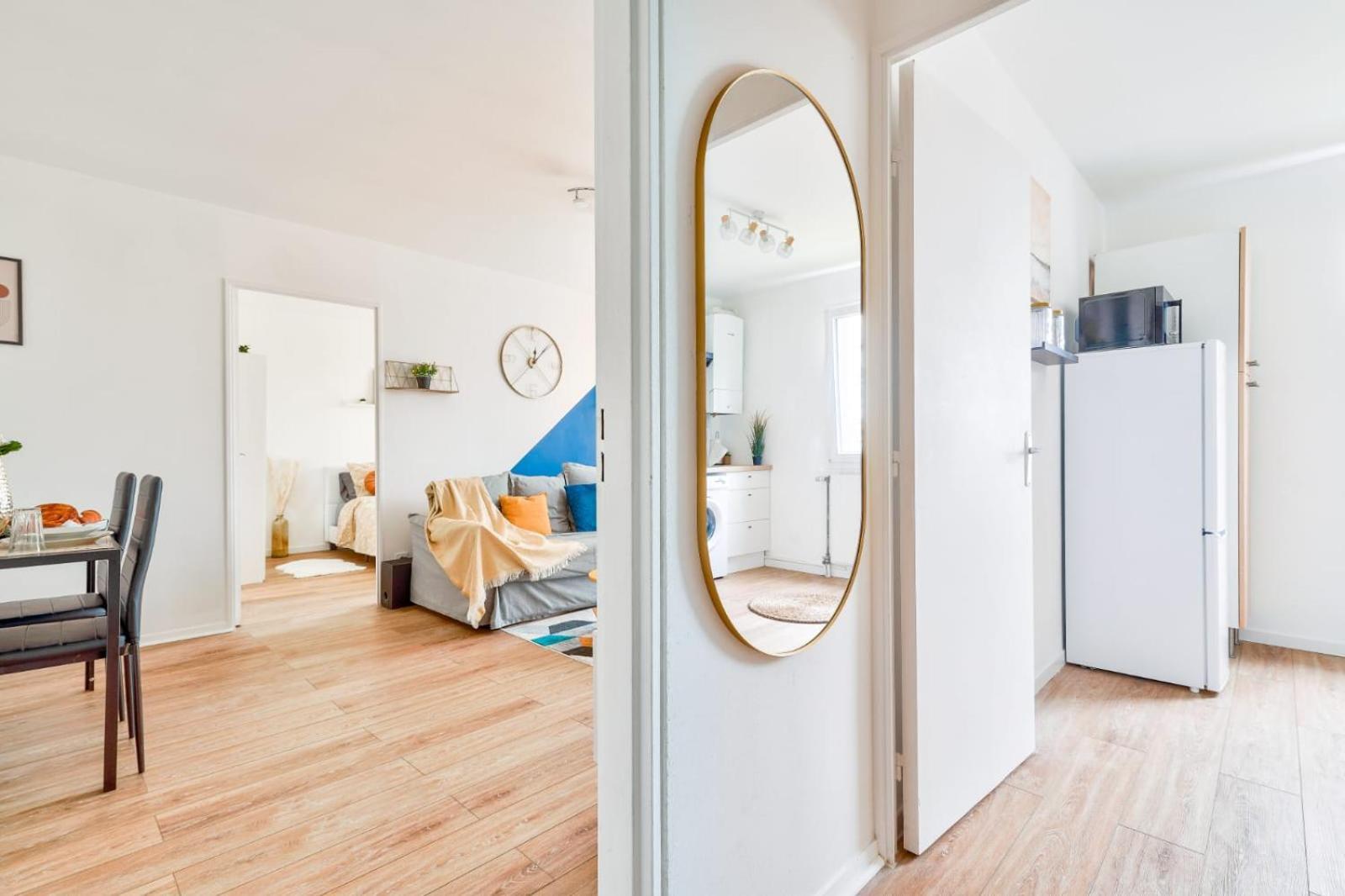 Le Cosy Yellow Appartement Lumineux A 5 Min De La Gare D'Evry Avec Parking Gratuit Courcouronnes Luaran gambar
